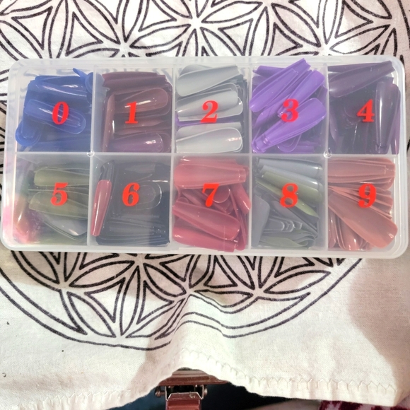 Other - Nails Glue ON